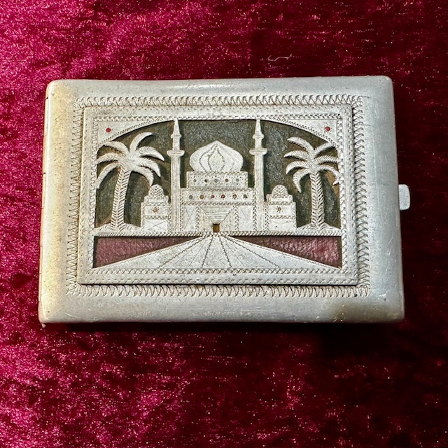 Ref: 5491 - WW2 Italian Prisoner of War Cigarette Case Made from a Mess Tin.